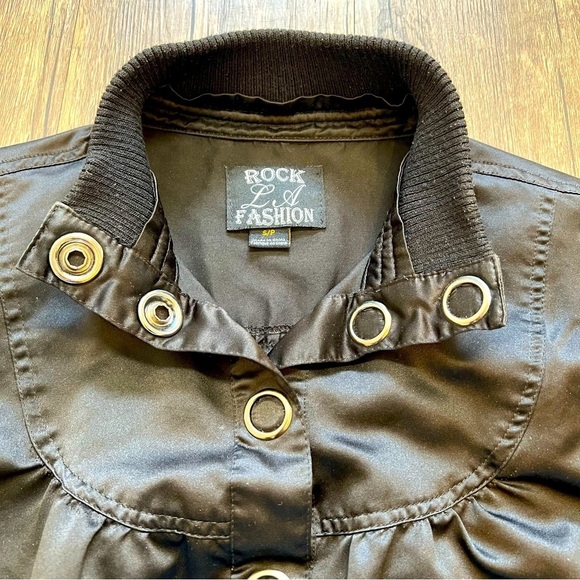 Rock L.A Fashion Black Cropped Satin Jacket Snaps Closure Fitted Petite 3/4 - Picture 8 of 12